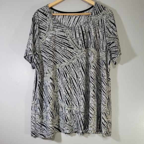 croft & barrow Tops - Black and White Women's Top